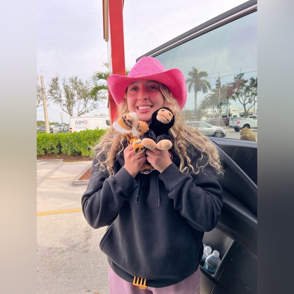 Thanks for stopping by my closet 😍❤️ - Picture 12 of 14